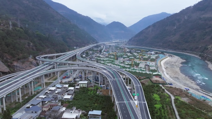 四川高速泸石高速航拍石棉高速公路风光