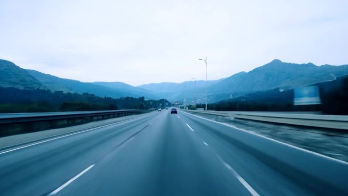 高速公路穿梭 第一人称视角