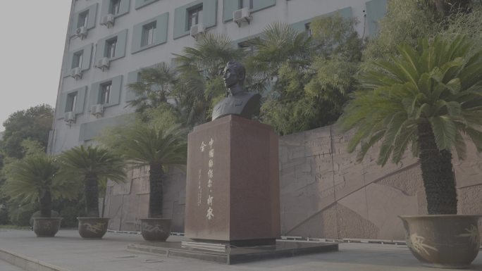 吴运铎雕像广场