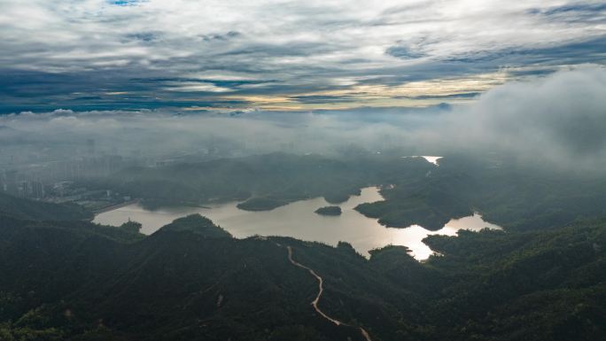 珠海凤凰湾凤凰山大镜山水库云海云海