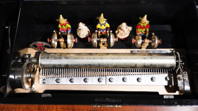 圆筒八音盒 收藏品