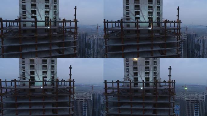中国上海 - 2024年11月7日：航拍视角展示繁忙城市环境中高层建筑施工进展的工地。