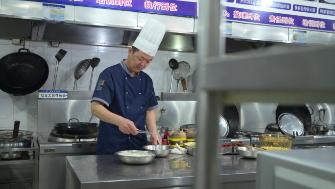 特色美食炸银鱼