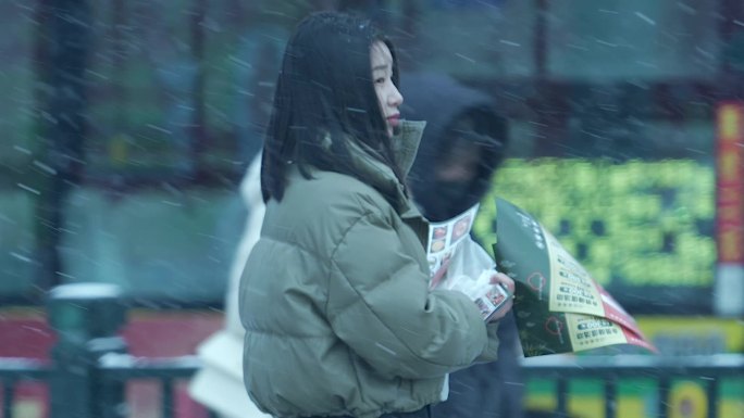 雪中发传单
