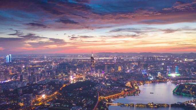 南京城市大景玄武湖绚丽晚霞下的城市天际线