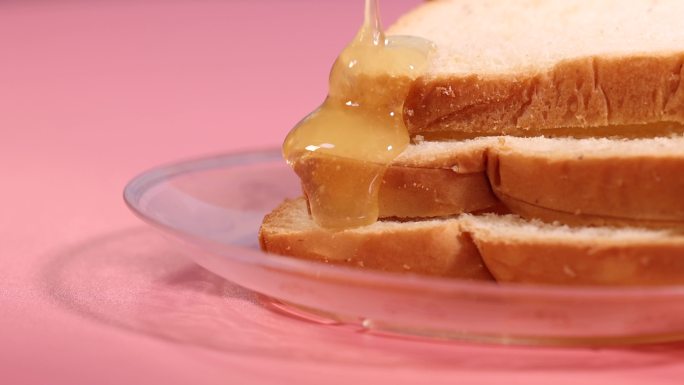 蜂巢与面包的甜蜜诱惑