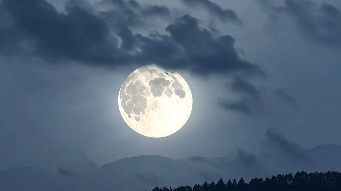 月圆之夜云层月亮乌云遮月