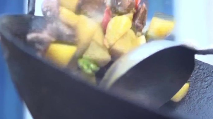 《土豆炒牛肉》