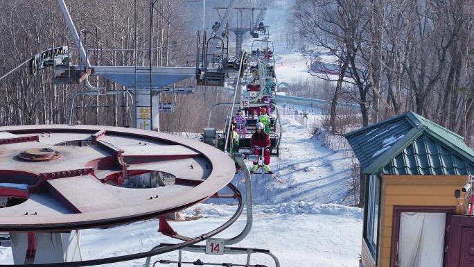 4K 亚布力滑雪场航拍雪道缆车滑雪游玩