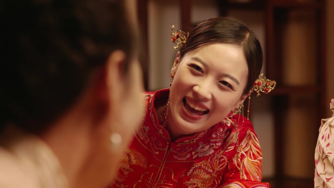 白酒 中式婚礼 碰杯敬酒交杯酒