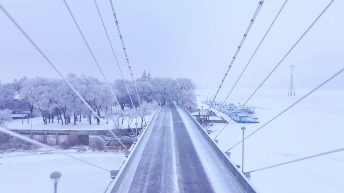 4K 下雪雾凇哈尔滨太阳岛斜拉桥城堡