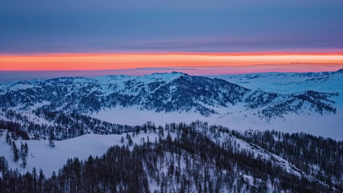 冬季雪山山脉壮丽景色