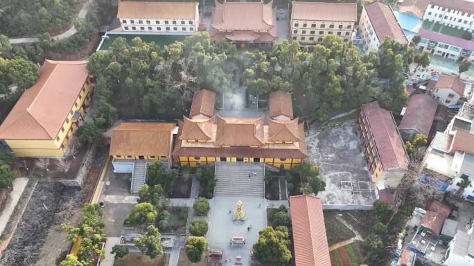 航拍岳阳圣安寺