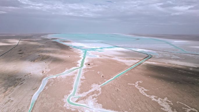 青海东台吉乃尔湖盐湖风景航拍4K