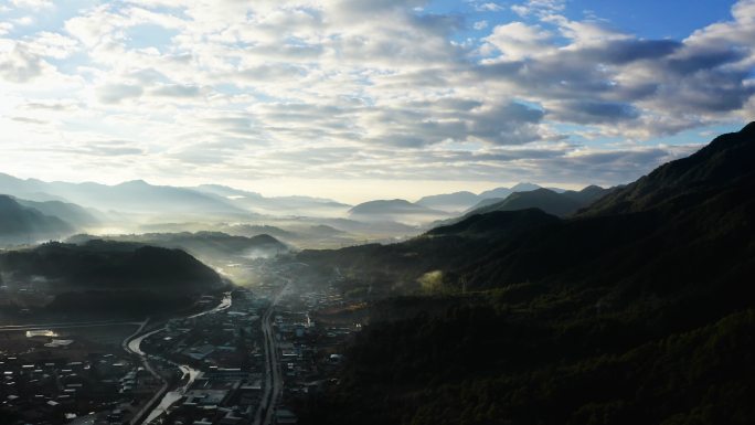 壮美山河晨曦风光