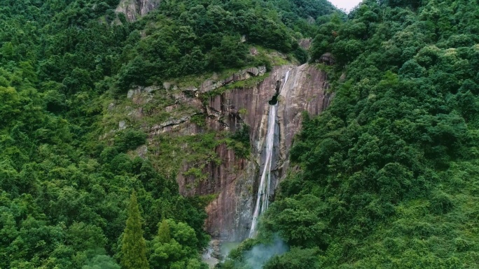 4K航拍瀑布 森林 高山  流水