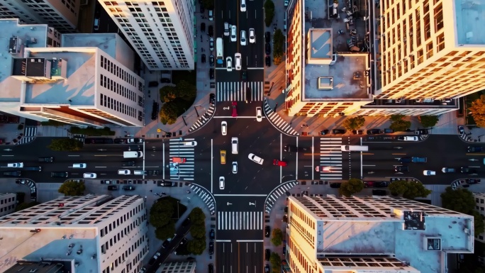 繁忙都市十字路口