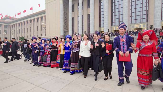 民族团结 代表委员携手向前