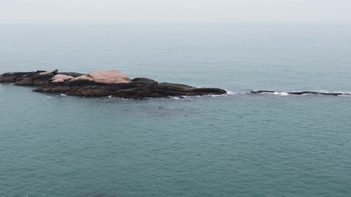 东极岛东福山岛海浪拍打礁石海岸风光