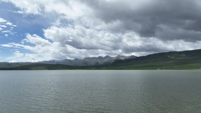 湖光山色云雾缭绕
