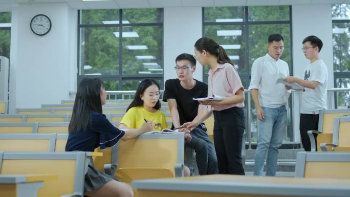 大学课堂大学生活讨论大学生活公式推演