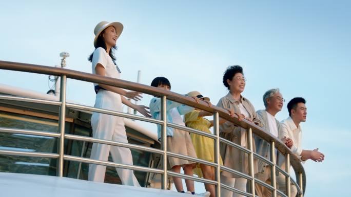 游艇 一家人 旅游 度假 休闲 享受