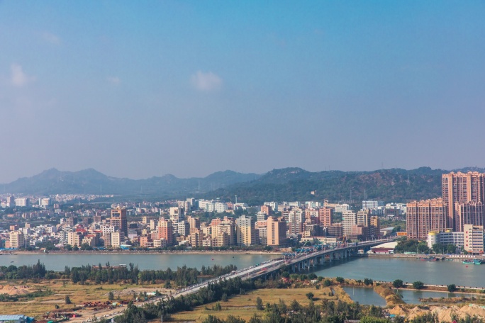 城市景观鸟瞰城市河流桥梁风光蓝天延时
