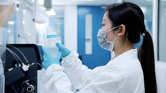 科研人员实验分析生物医药医疗实验研究