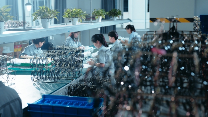 眼镜行业制造加工批量生产流水线车间