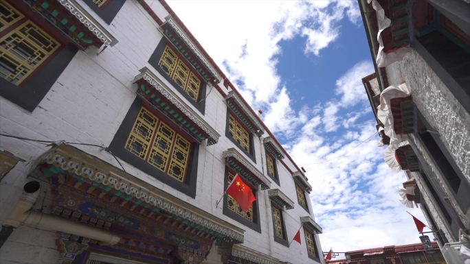 布达拉宫附近的人文建筑/进藏旅游