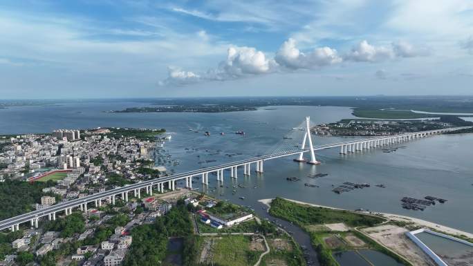 城市大桥壮丽航拍