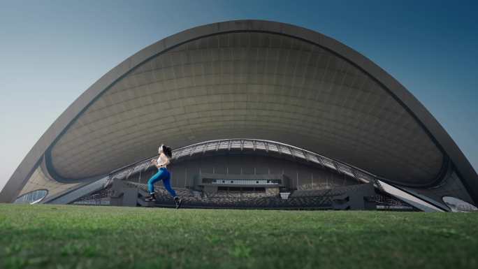 跑步晨跑奔跑锻炼运动现代都市城市背景跑步