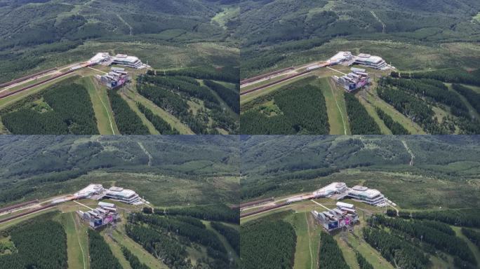 崇礼滑雪小镇航拍  绿色山林间滑雪场4k