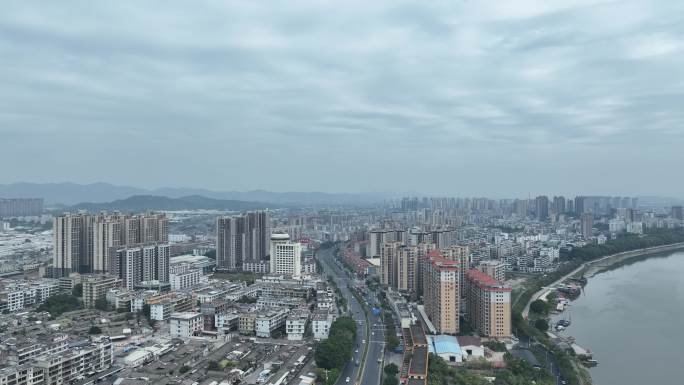 揭阳航拍阴天城市建筑风光