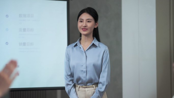 女性职场开会办公居家休息