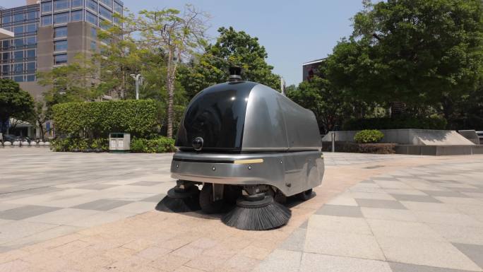 智能清扫机器人户外工作