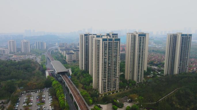 城市高楼林立与轨道交通