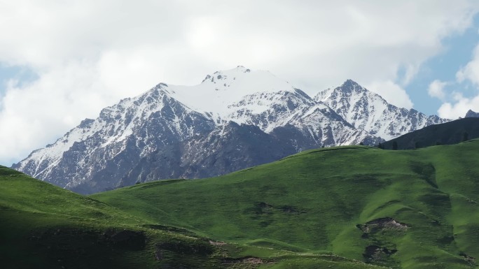 新疆阿克苏 草原 山脉 峡谷全景观