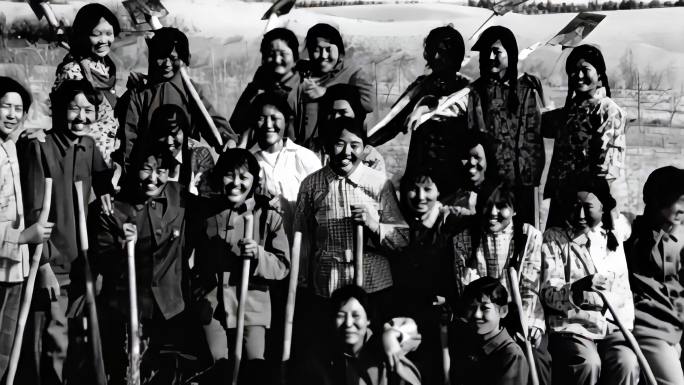 补浪河女子民兵治沙连的艰苦岁月