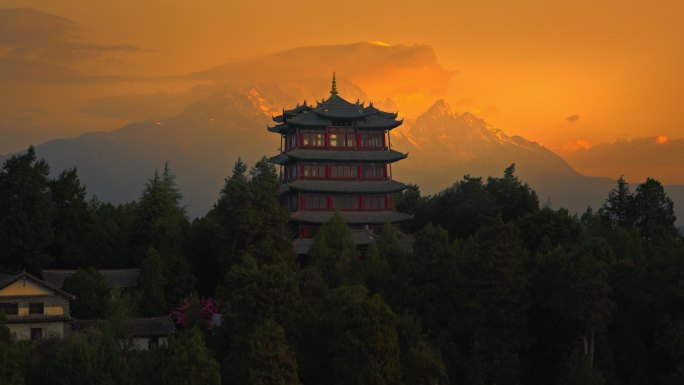 丽江万古楼玉龙雪山世纪同框8K炸裂航拍！