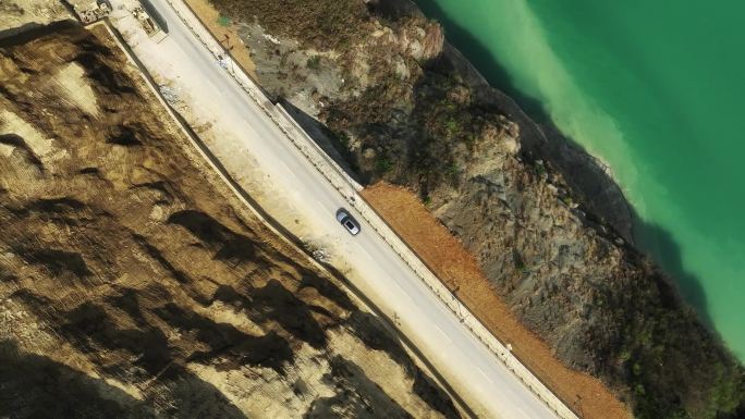 金山湖汽车俯拍道路素材