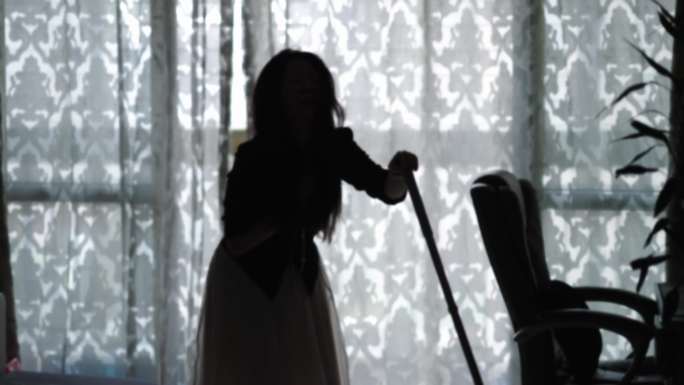 【4K】女生突发疾病心绞痛心梗晕倒