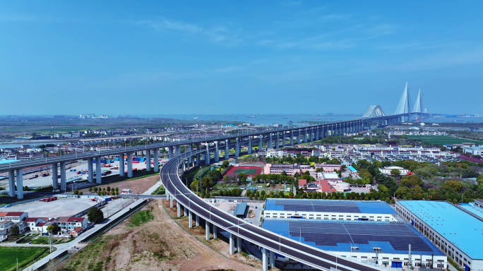 最新常泰长江大桥航拍