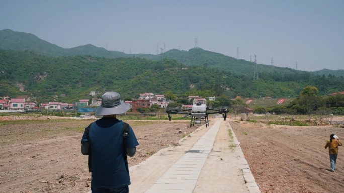 植保无人机飞手 作业现场 科技农业 低空