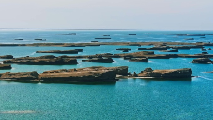 青海乌素特水上雅丹地质公园