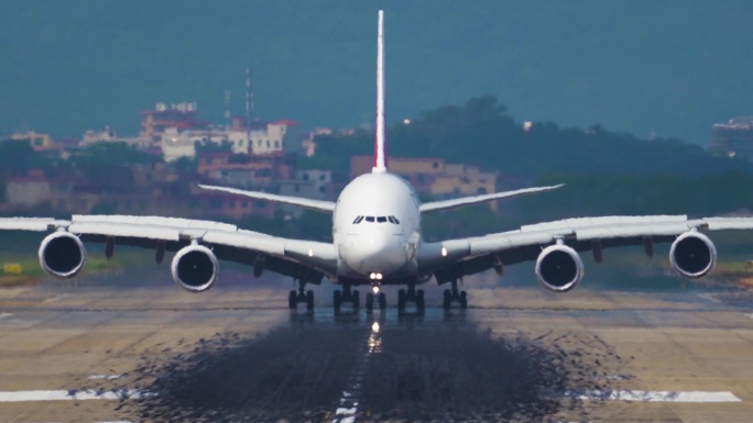 阿联酋航空A380 降落广州白云机场