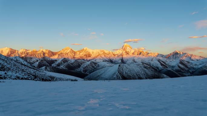 贡嘎雪山冷嘎措日照金山延时