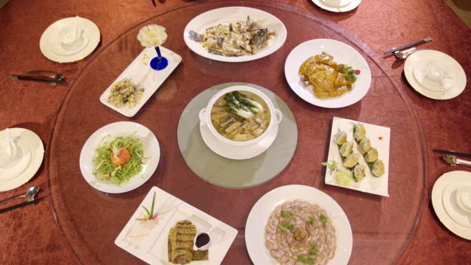 广府特色粤菜酱油鸡猪手蒸鱼肉煎饺