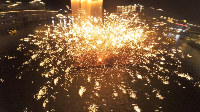 婺女洲穿越机打铁花