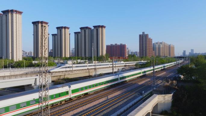 绿色列车城市轨道交通列车行驶